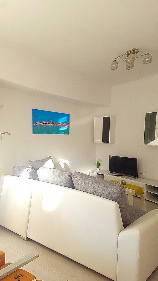Apartmani "Sandro" Gonar Rab Town Exteriér fotografie