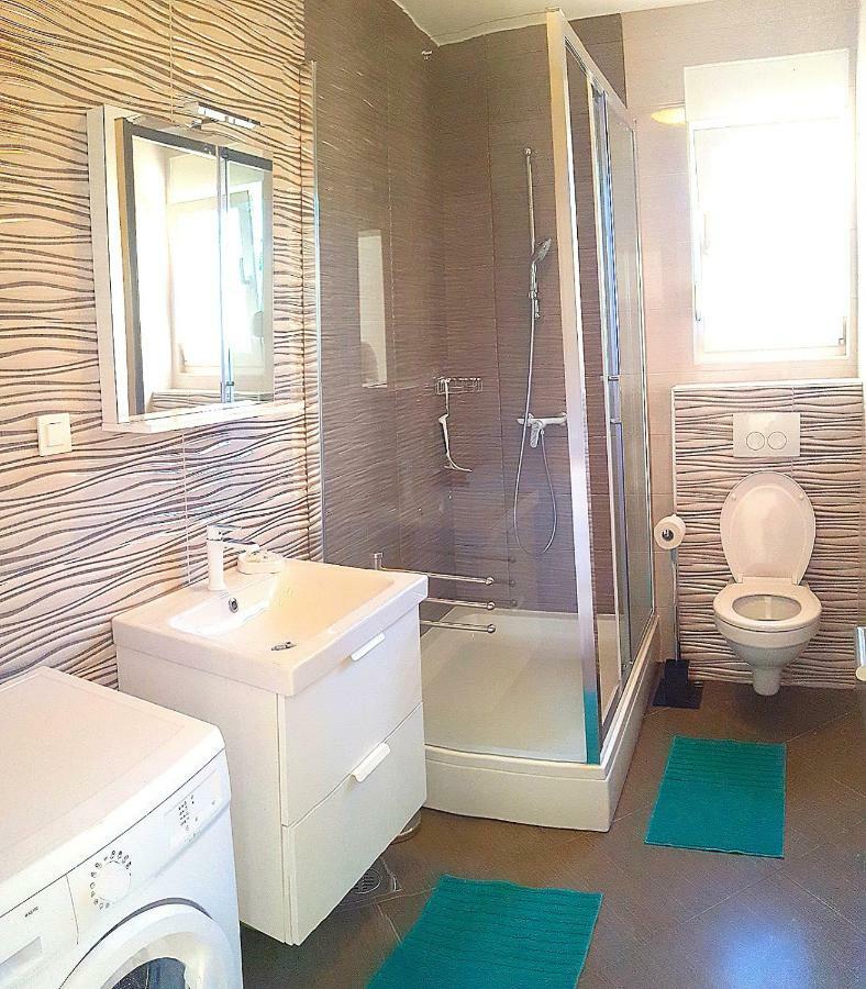 Apartmani "Sandro" Gonar Rab Town Exteriér fotografie