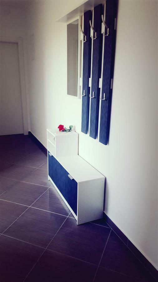 Apartmani "Sandro" Gonar Rab Town Exteriér fotografie